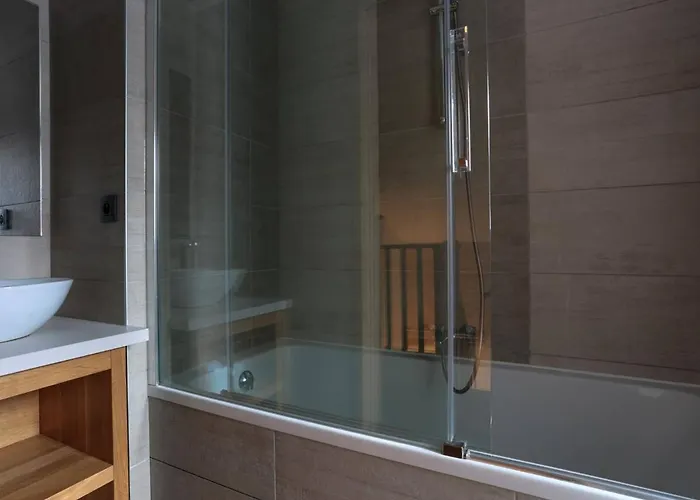 Superbe Duplex Renove 3 Ch, Balcon, Proche Pistes, - Fr-1-545-2 *